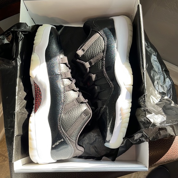 Nike Air Jordan Shoes - Picture 10 of 13